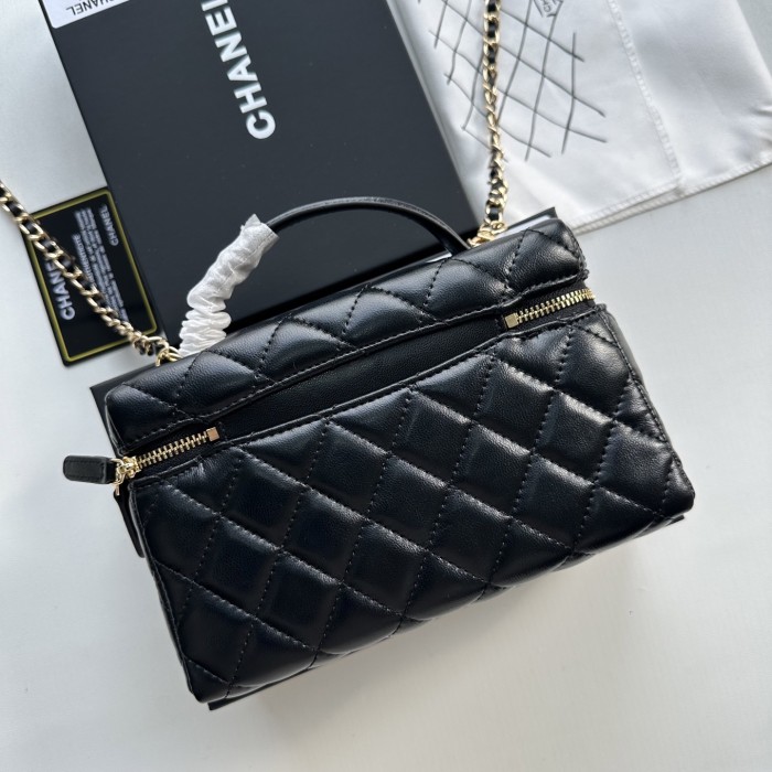 Chanel Shoulder Bag 007 LM041 19cm