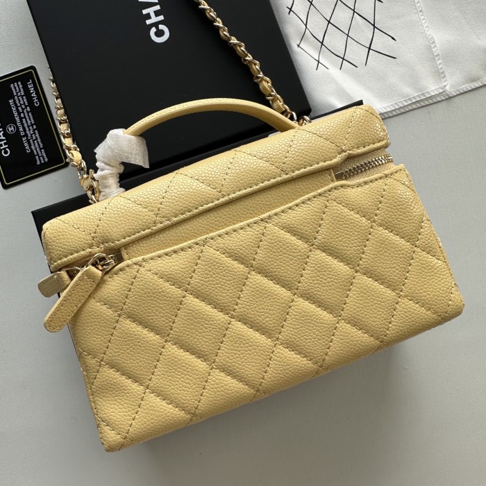 Chanel Shoulder Bag 007 LM041 19cm
