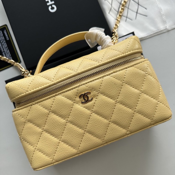 Chanel Shoulder Bag 007 LM041 19cm