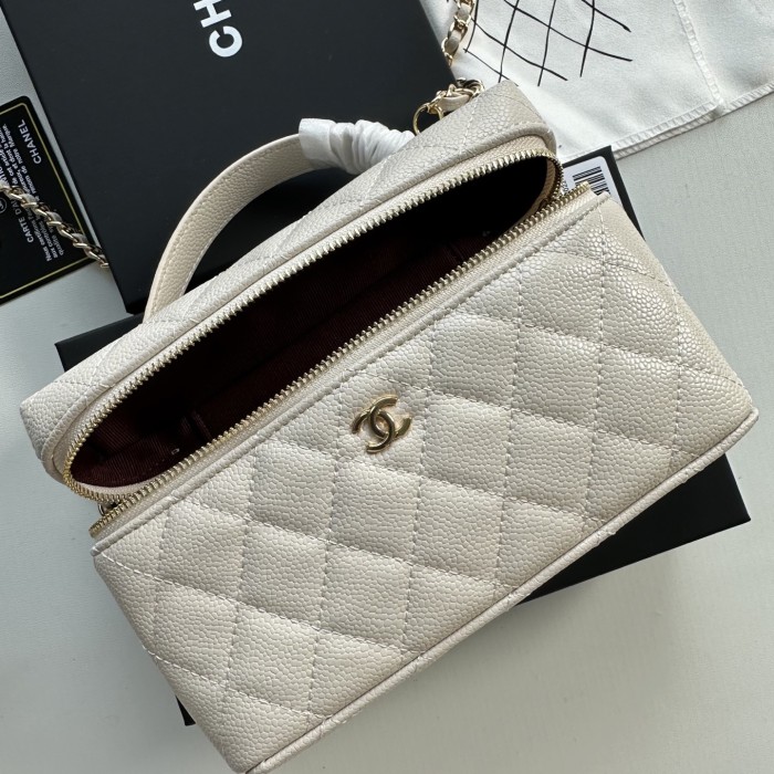 Chanel Shoulder Bag 007 LM041 19cm