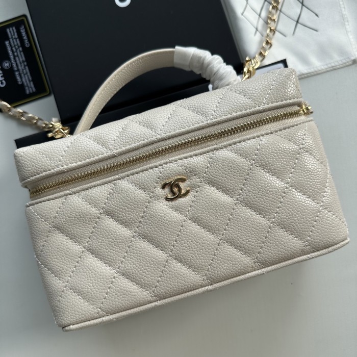 Chanel Shoulder Bag 007 LM041 19cm