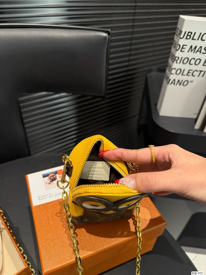 LV Keychains 020 DB541