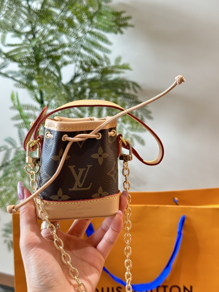 LV Keychains 021 DB041