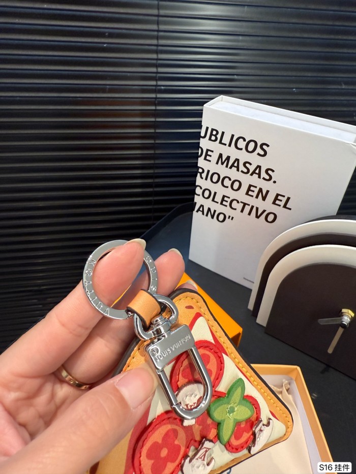 LV Keychains 011 DB541