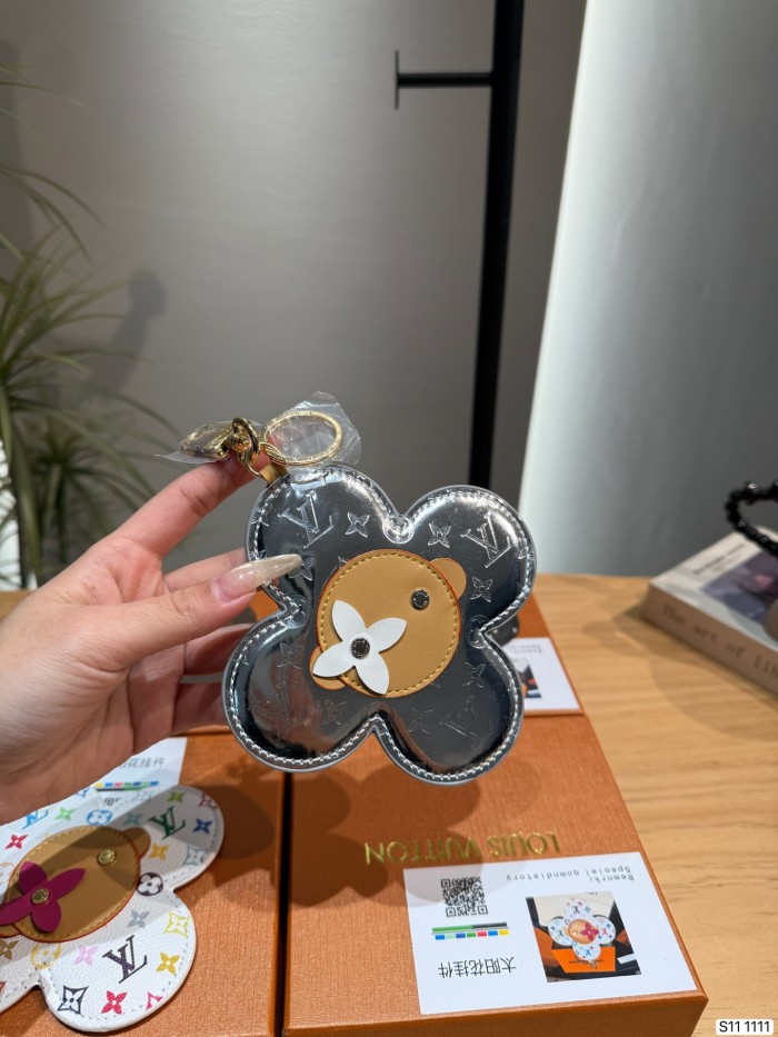 LV Keychains 005 DB021