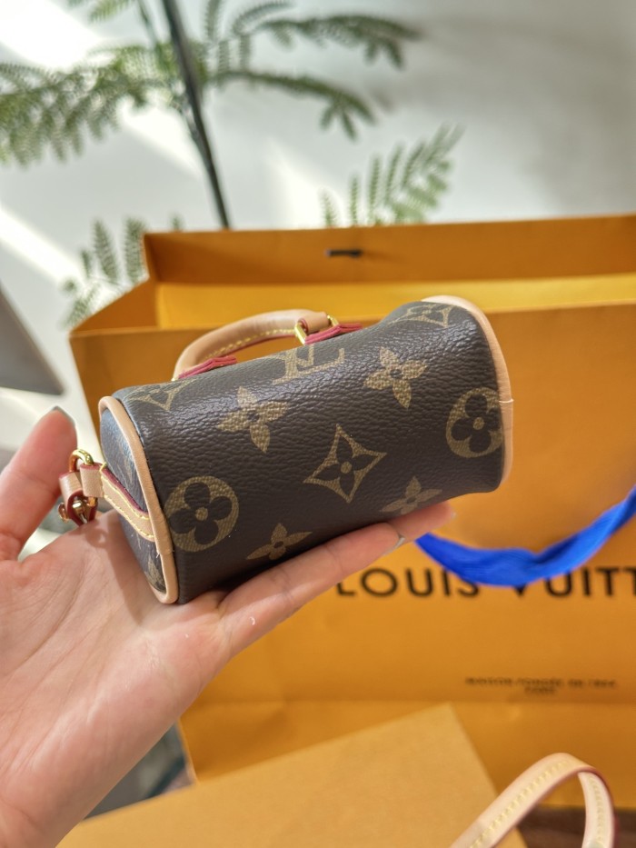 LV Keychains 022 DB041