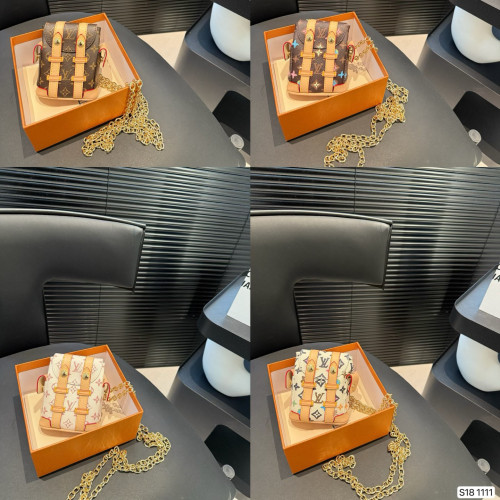 LV Keychains 014 DB551