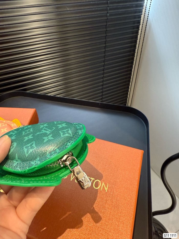 LV Keychains 012 DB021