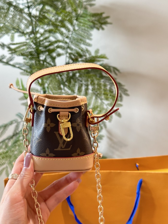 LV Keychains 021 DB041