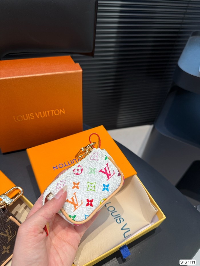 LV Keychains 017 DB541