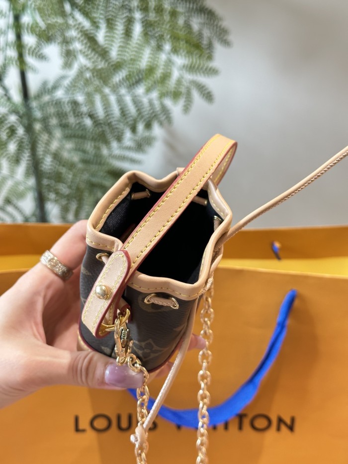 LV Keychains 021 DB041