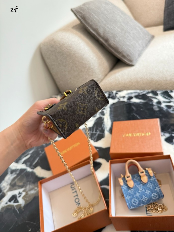 LV Keychains 018 DB051