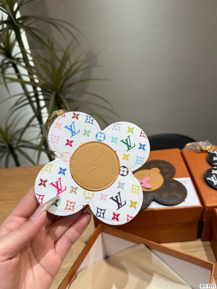 LV Keychains 005 DB021