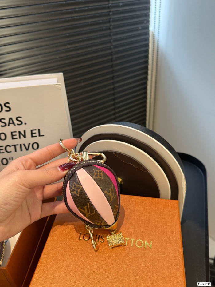 LV Keychains 004 DB541