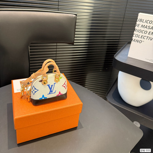 LV Keychains 001 DB541