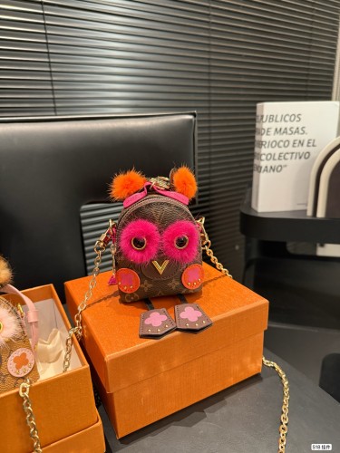 LV Keychains 007 DB551