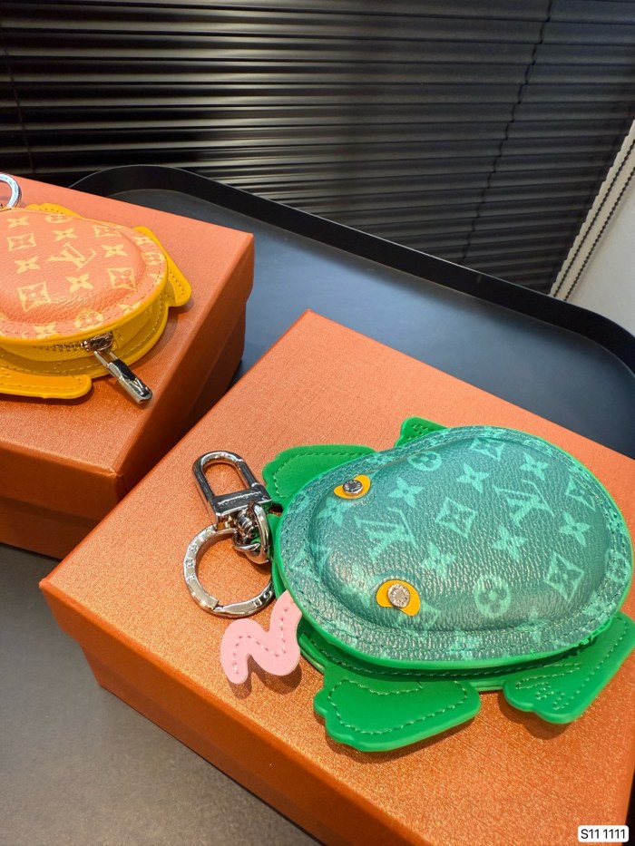 LV Keychains 012 DB021