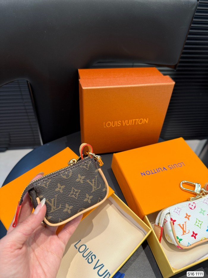 LV Keychains 017 DB541
