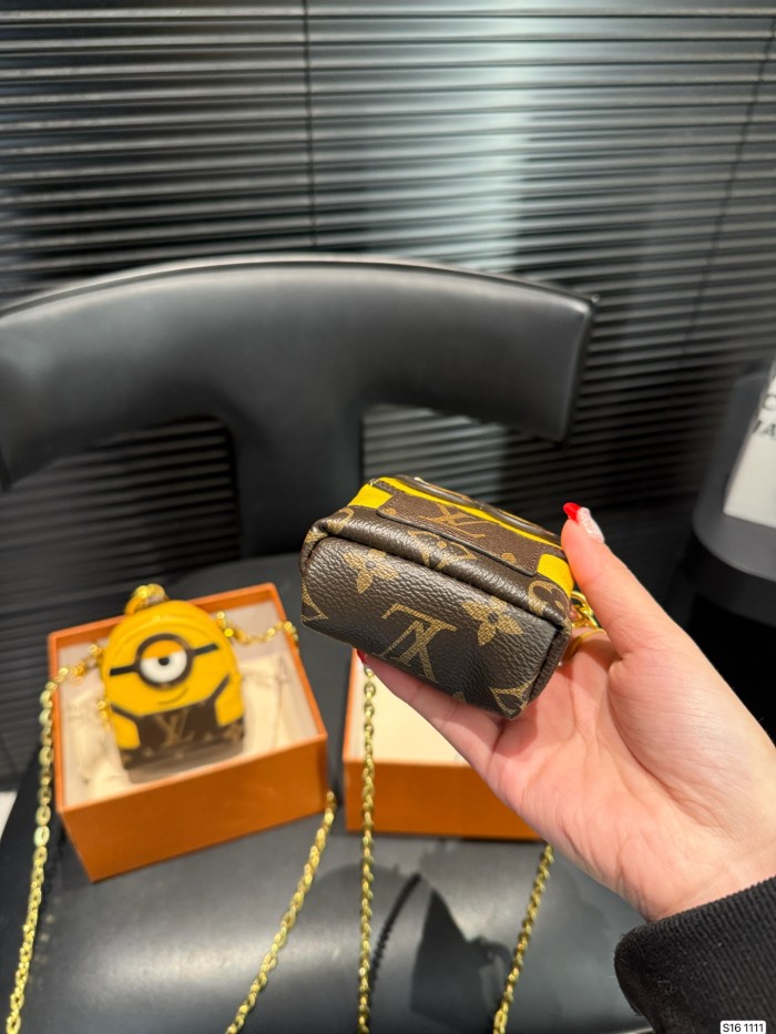 LV Keychains 020 DB541