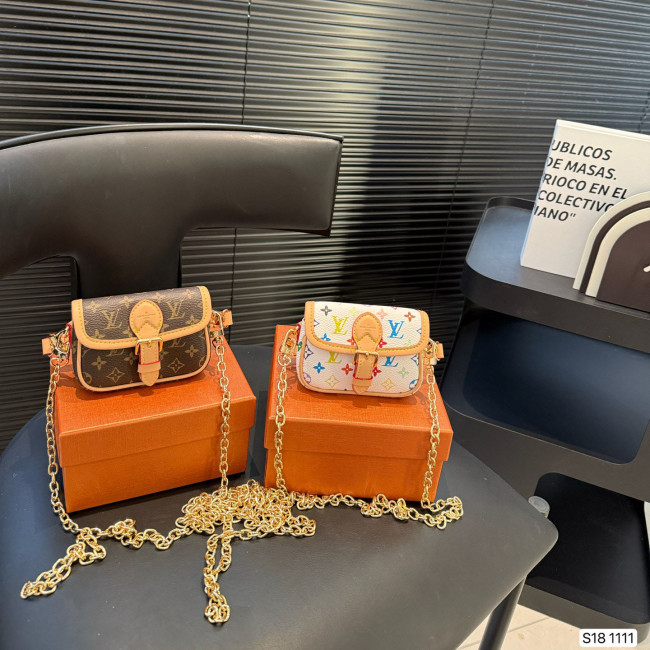 LV Keychains 015 DB551