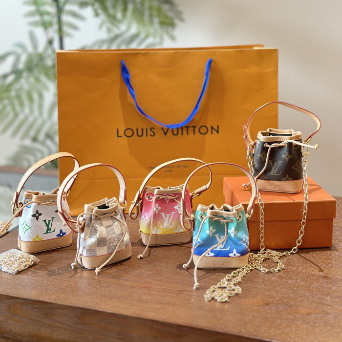 LV Keychains 021 DB041
