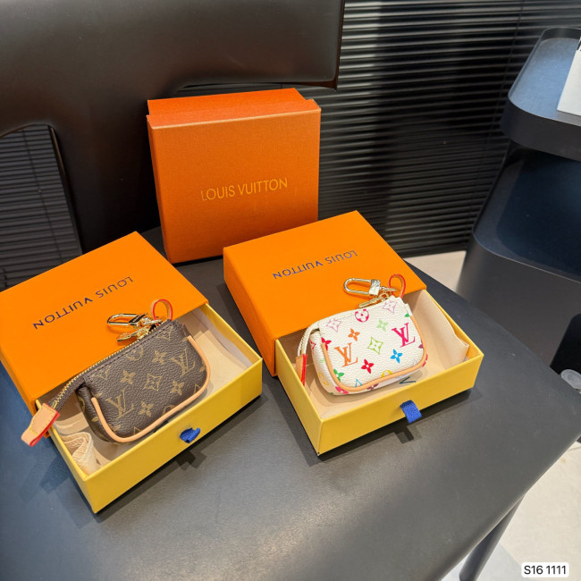 LV Keychains 017 DB541