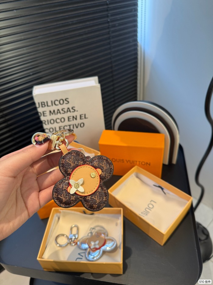 LV Keychains 003 DB511