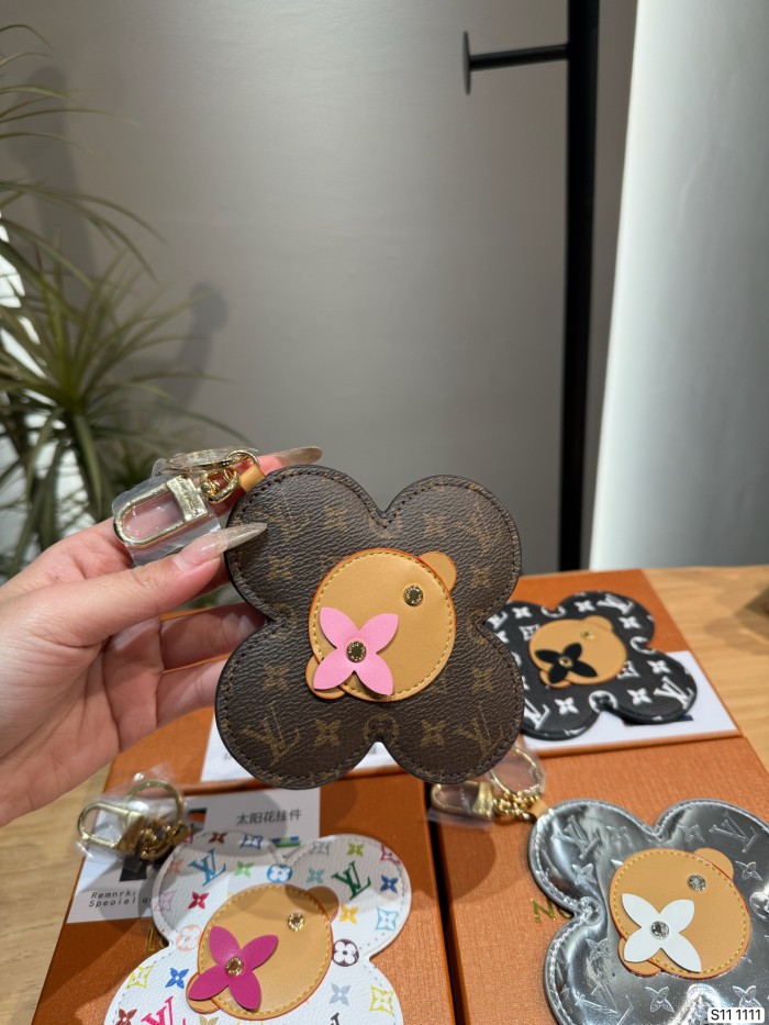 LV Keychains 005 DB021