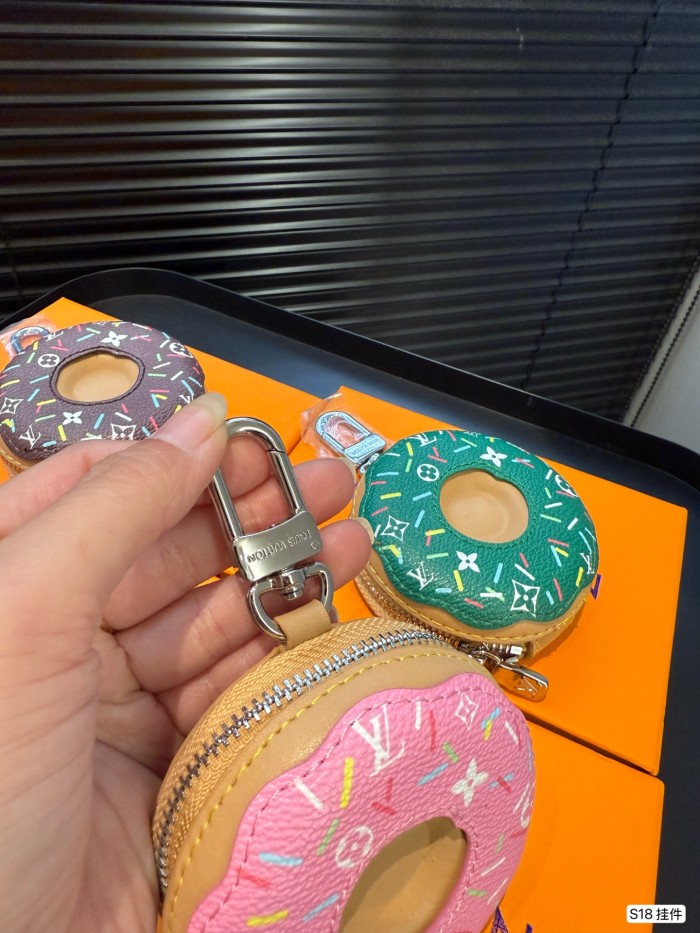 LV Keychains 010 DB551
