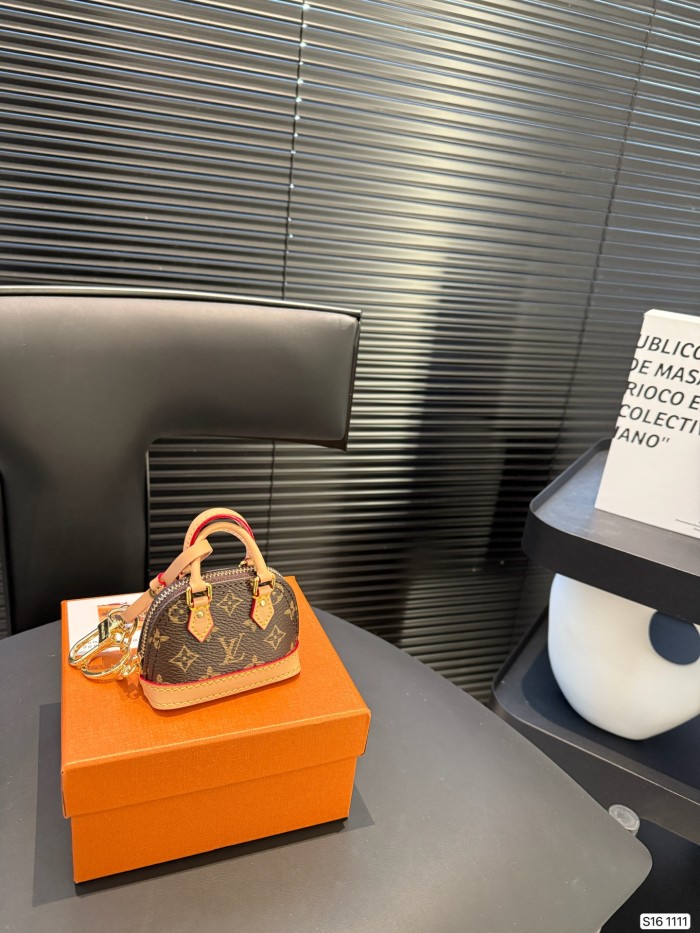 LV Keychains 001 DB541