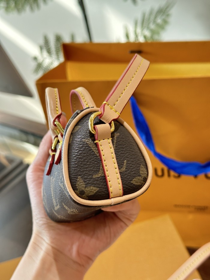 LV Keychains 022 DB041