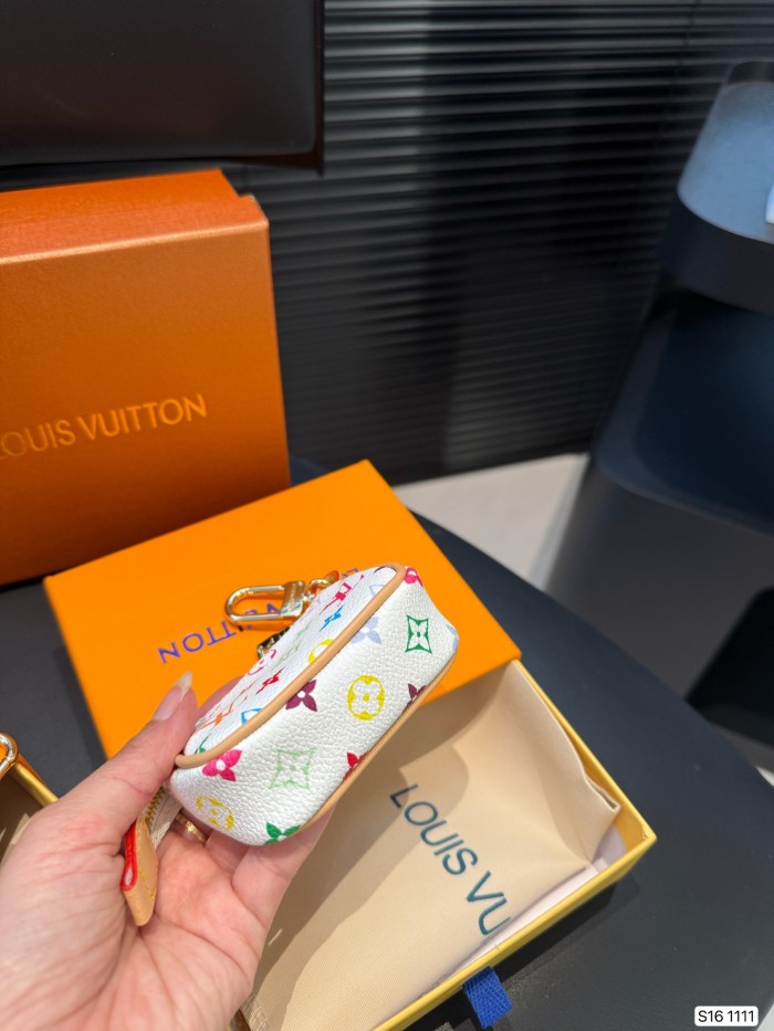 LV Keychains 017 DB541