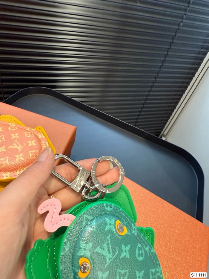 LV Keychains 012 DB021