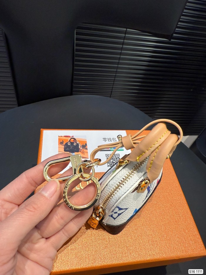 LV Keychains 001 DB541