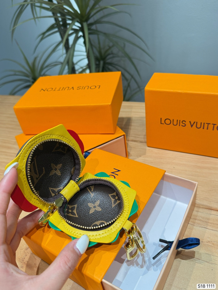 LV Keychains 002 DB551
