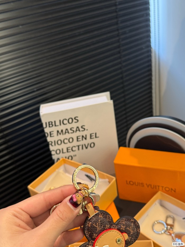 LV Keychains 003 DB511