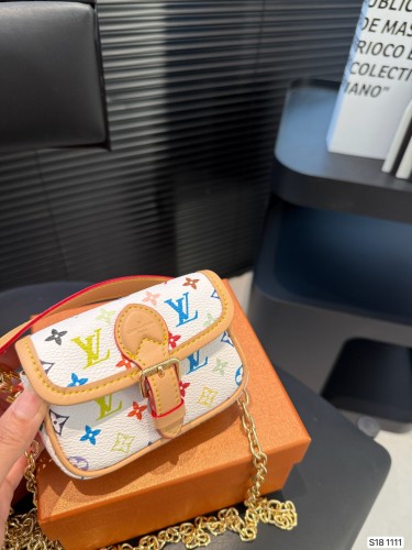 LV Keychains 015 DB551