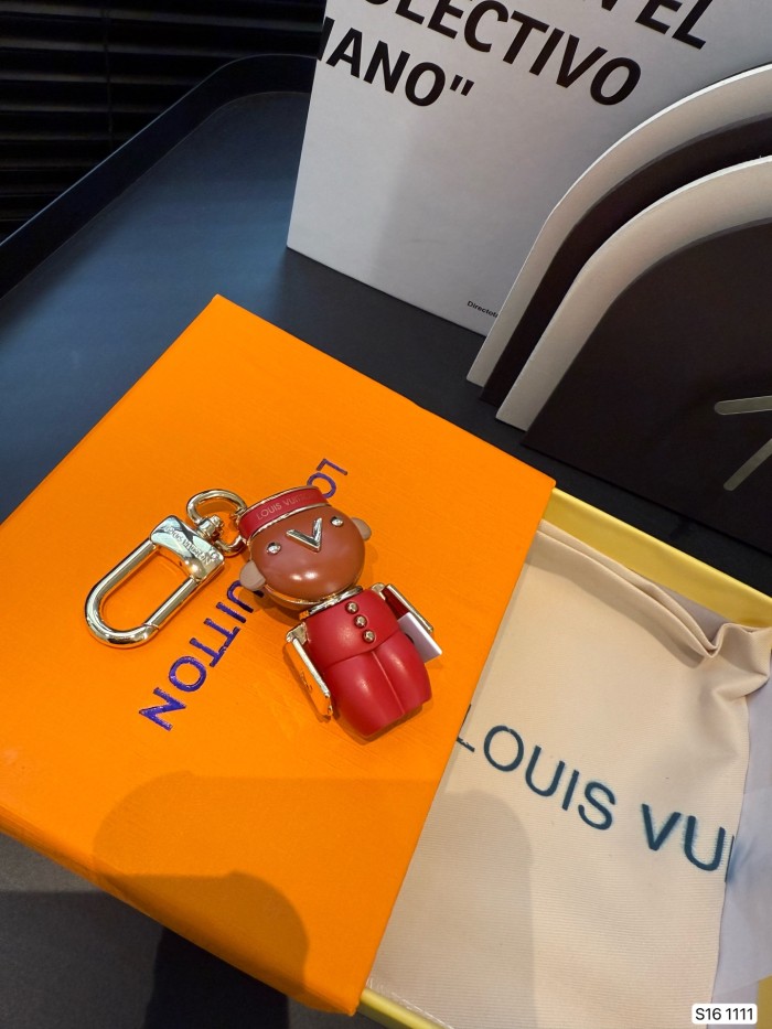 LV Keychains 013 DB541