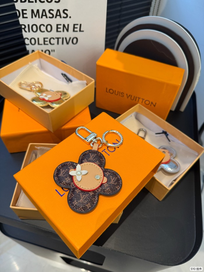 LV Keychains 003 DB511