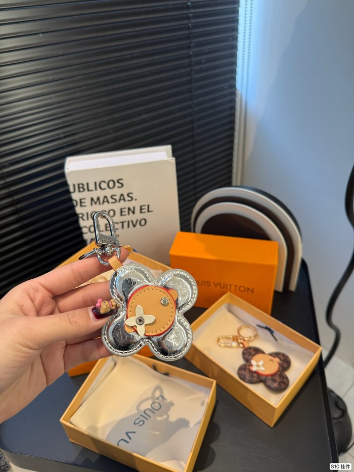 LV Keychains 003 DB511