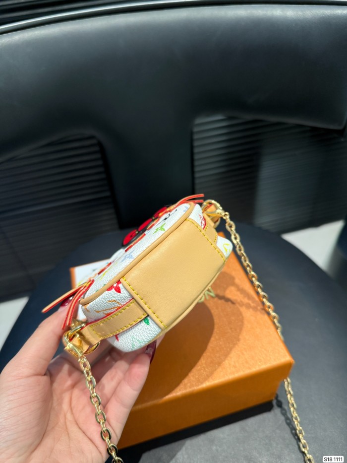 LV Keychains 006 DB551
