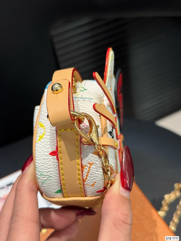 LV Keychains 006 DB551