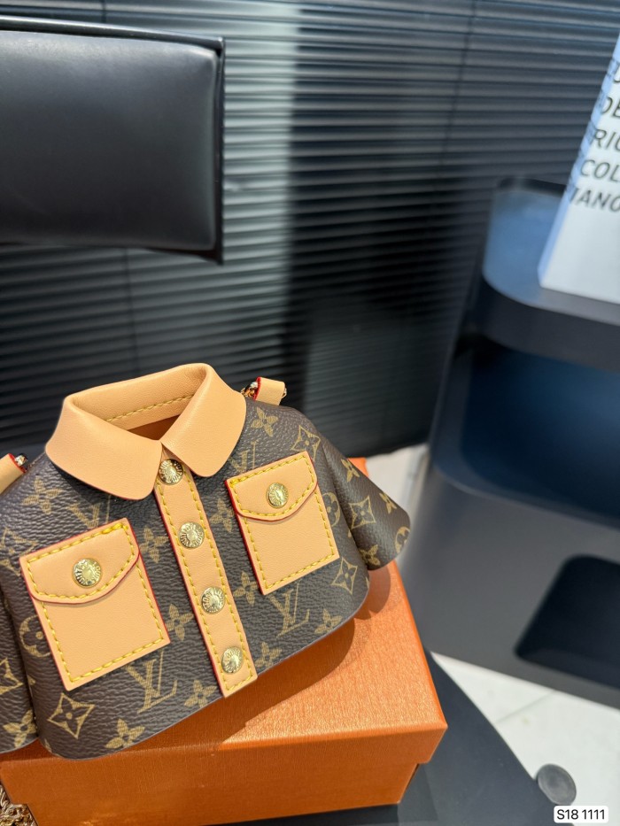 LV Keychains 019 DB551