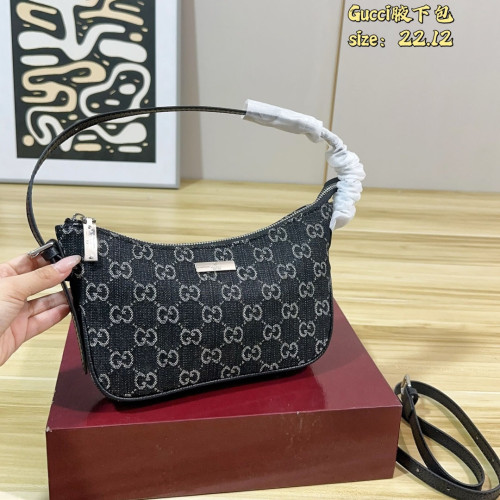Gucci Shoulder Bag 041 DB511 22cm