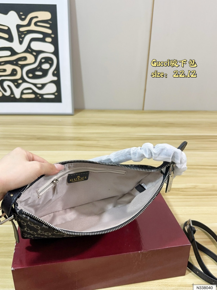 Gucci Shoulder Bag 041 DB511 22cm