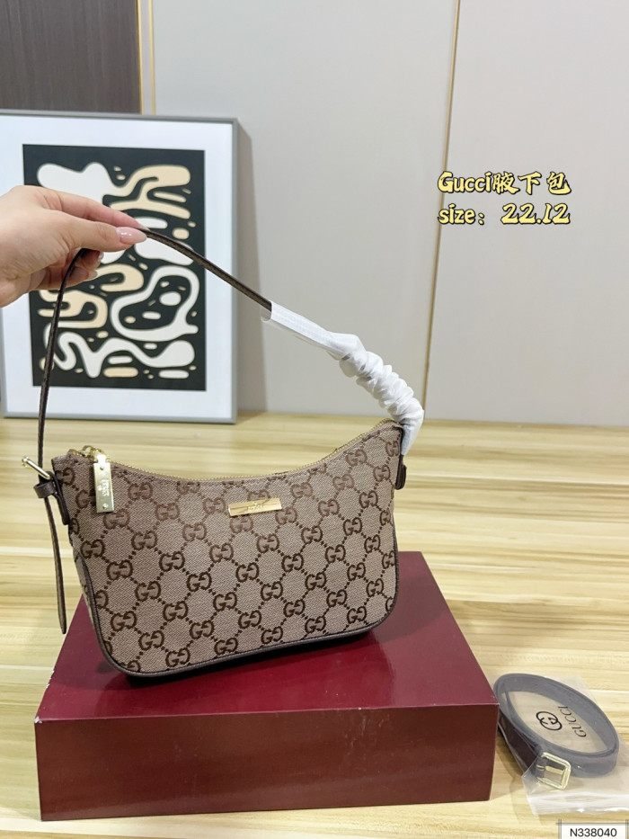 Gucci Shoulder Bag 041 DB511 22cm