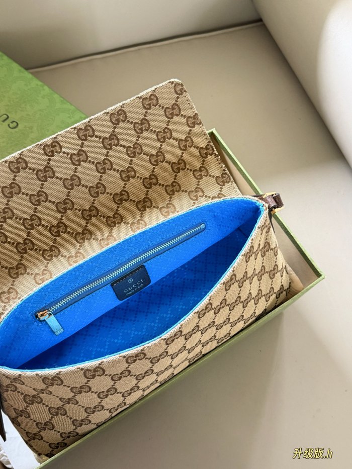 Gucci Shoulder Bag 042 DB561 30cm