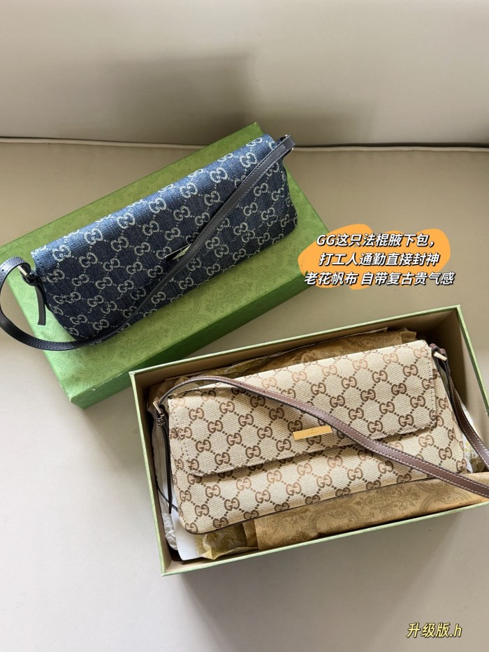 Gucci Shoulder Bag 042 DB561 30cm
