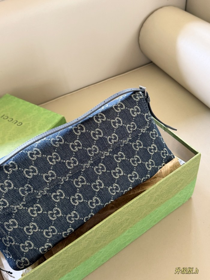 Gucci Shoulder Bag 042 DB561 30cm