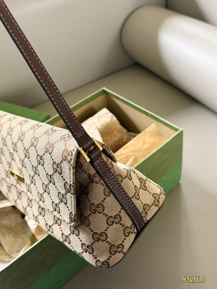 Gucci Shoulder Bag 042 DB561 30cm